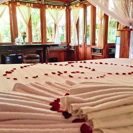 Avalon Ubud Castle & Spa Exterior photo