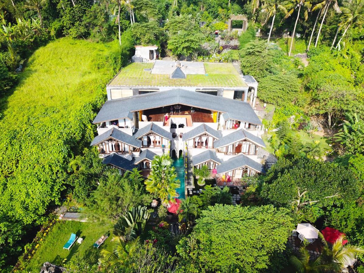 Avalon Castle & * Ubud